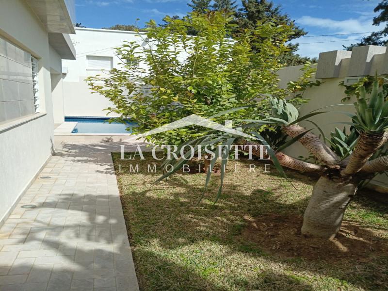 Villa meublée S+5 avec piscine à La Marsa